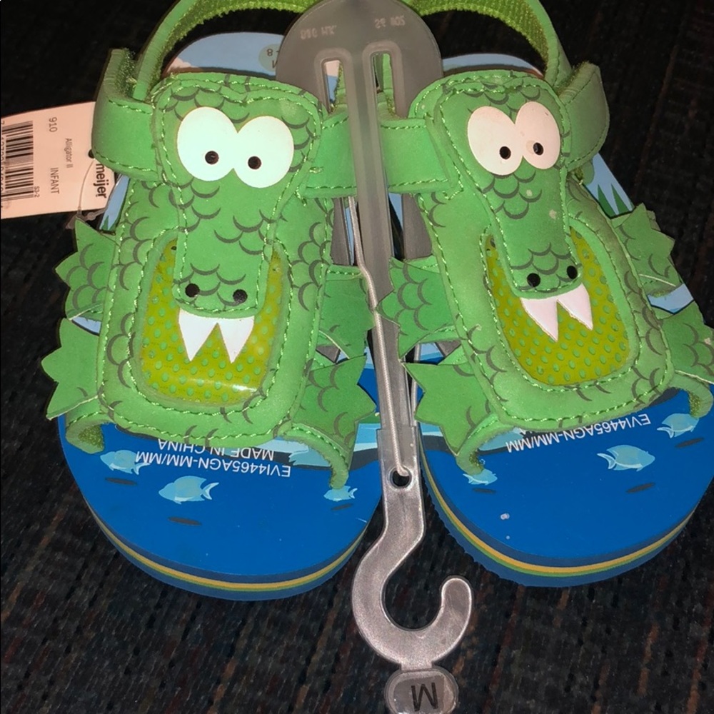 BOGO💙💙 7/8 alligator sandals